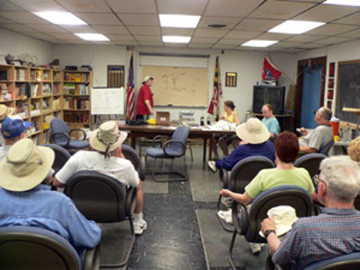 AA3RR giving a presentation at the clubhouse
